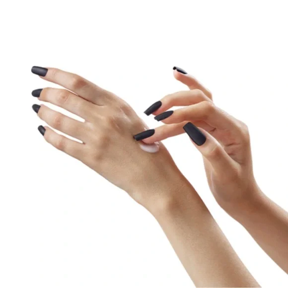 IL MAKIAGE Cream Skincare Moisturizer - Picture 5 of 12